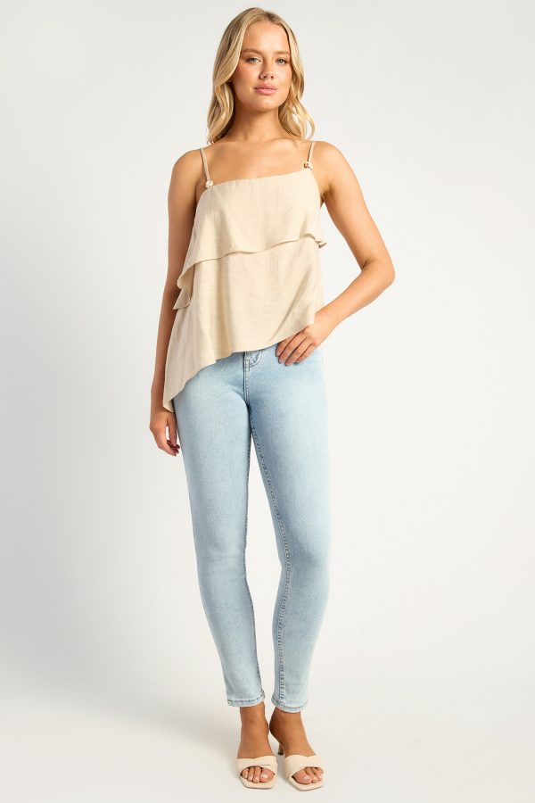 KoKo Skye light stretch skinny jeans with a high waist, fitted legs and functional front and back pockets